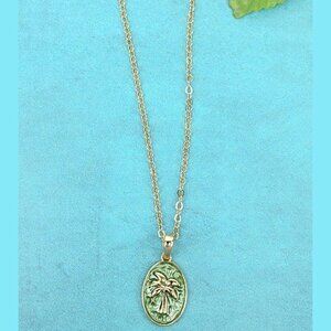 NO 3 Gold & Green Resin Seaside Palm Tree Medallion Necklace NWT